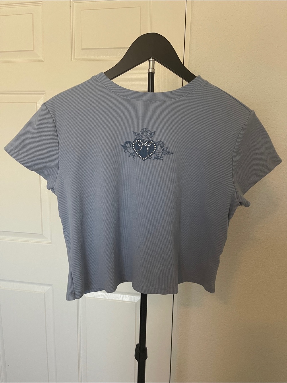 torrid Light Blue Cropped Ribbed Tee with Heart & Floral Detail